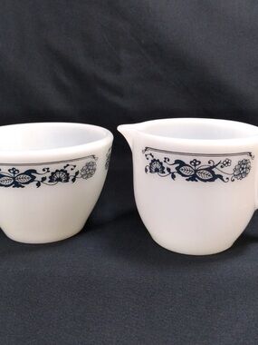 Pyrex Corelle Sugar Bowl And Creamer Set Old Town Blue Onion Milk Glass